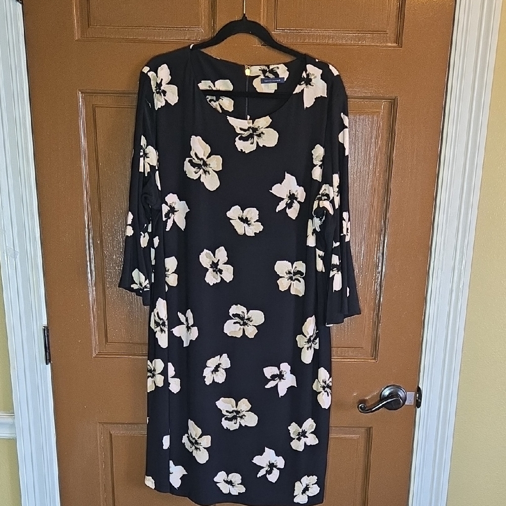 Tommy Hilfiger-Blk jersey dress with tan flowers , 3/4  bell sleeves Sz 20W.